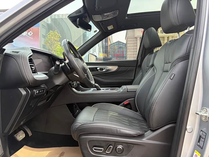 GAC Trumpchi GS8 2022 2022款 领航系列 2.0TGDI 两驱豪华智联版（七座）