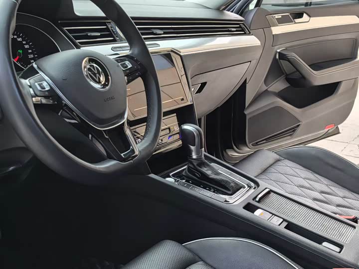Фото 5 - Volkswagen Magotan GTE Hybrid