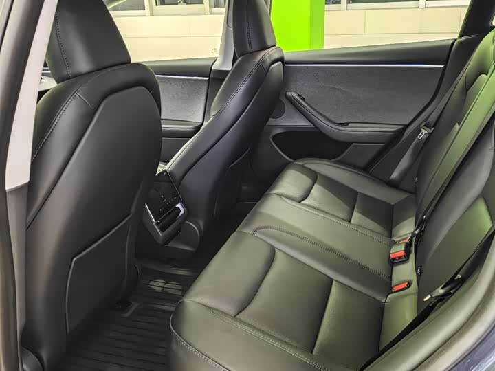 Zdjęcie 4 - Tesla Model 3