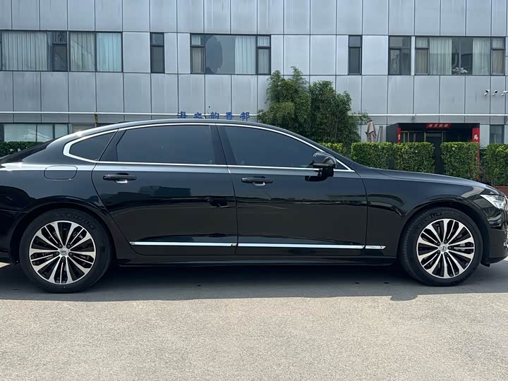 Volvo S90 Hybrid 2024 2024款 插电式混动 四驱长续航智逸豪华版