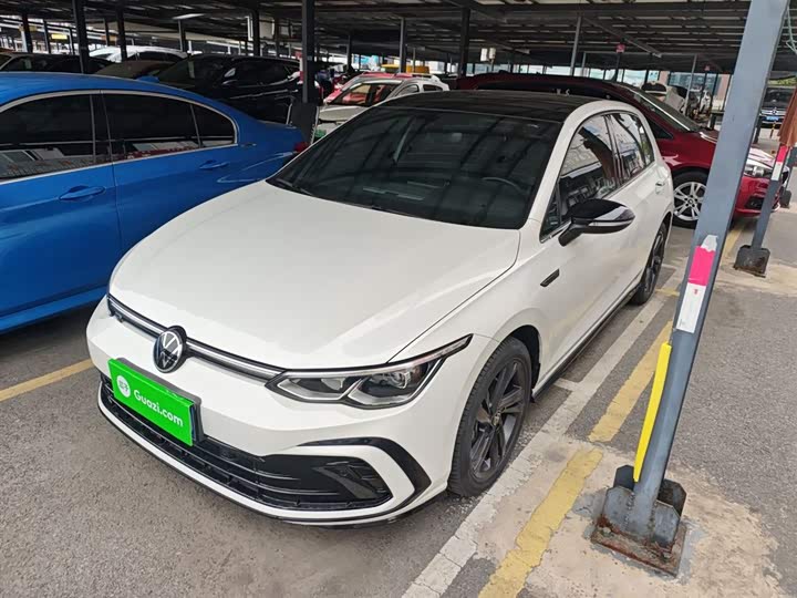 Фото 1 - Volkswagen Golf