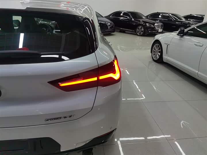 Фото 8 - BMW X2