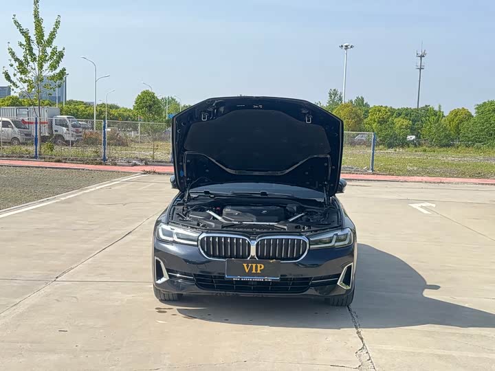 Photo 8 - BMW 5 Series