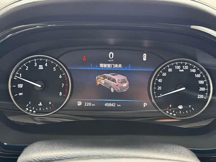 Photo 8 - Buick GL8 ES