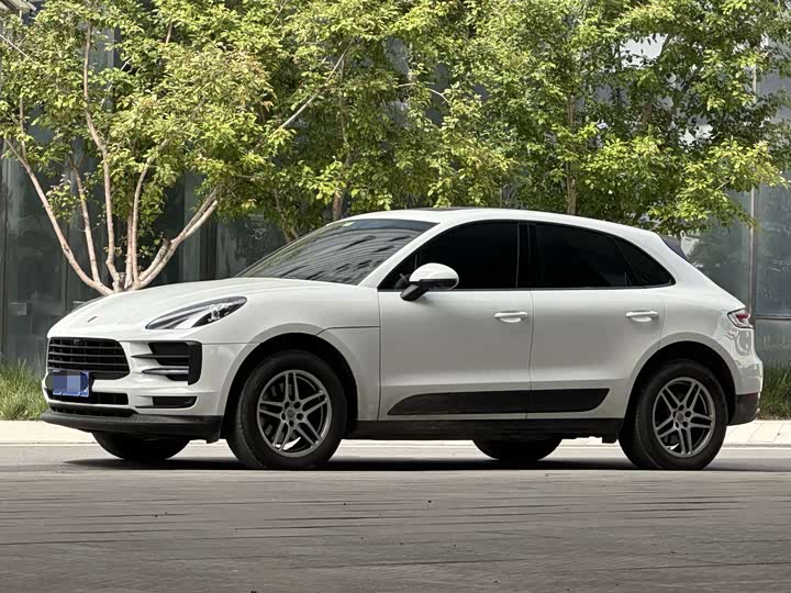 Photo 1 - Porsche Macan