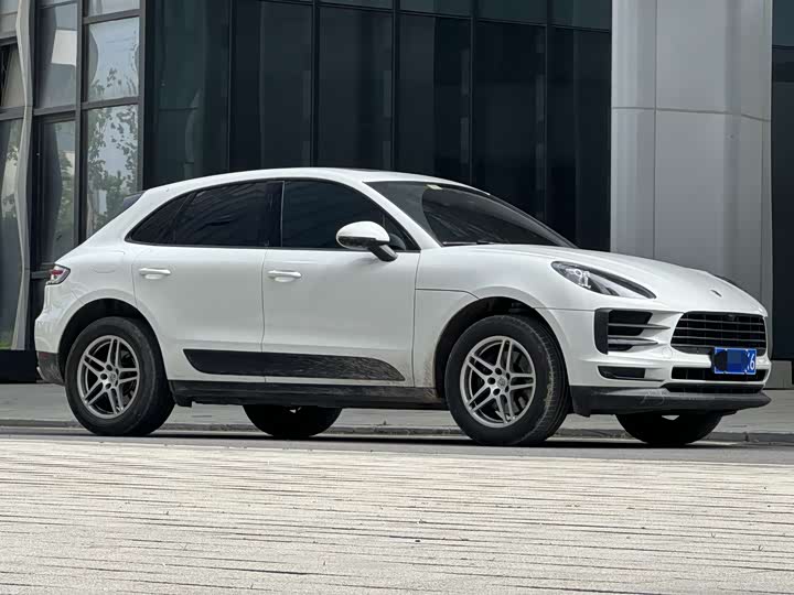 Photo 3 - Porsche Macan