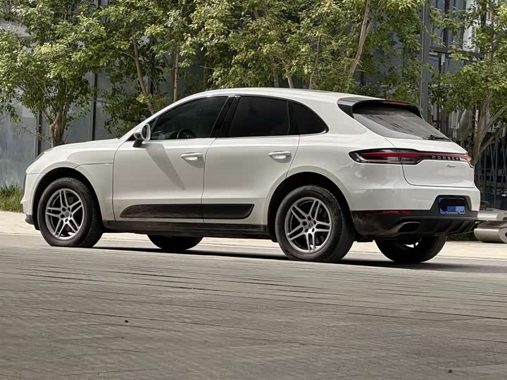 Photo 4 - Porsche Macan