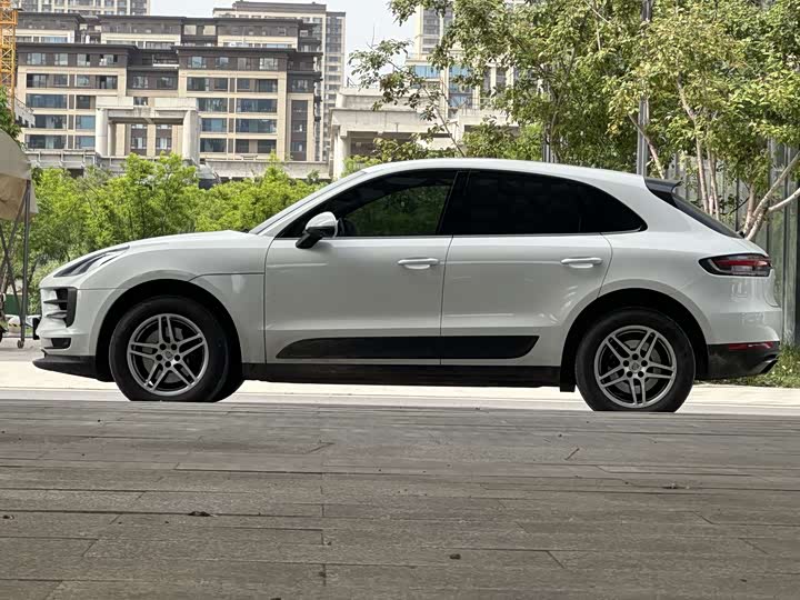 Photo 7 - Porsche Macan
