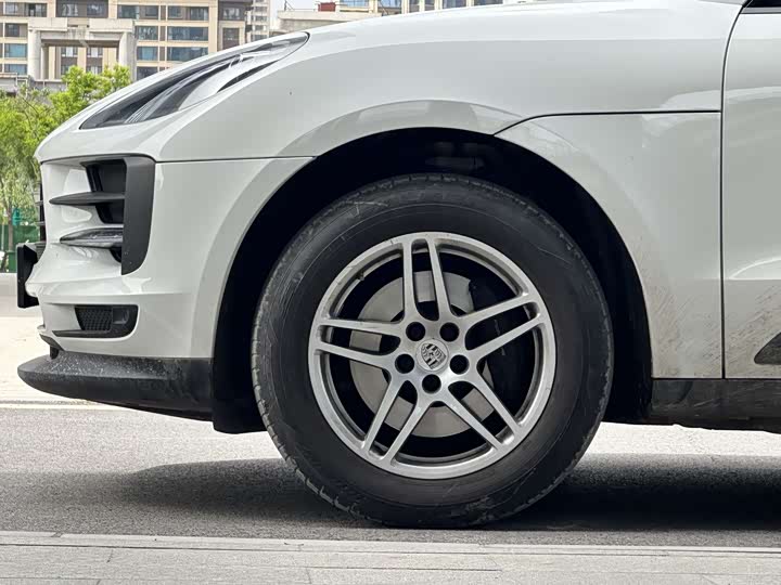 Photo 8 - Porsche Macan
