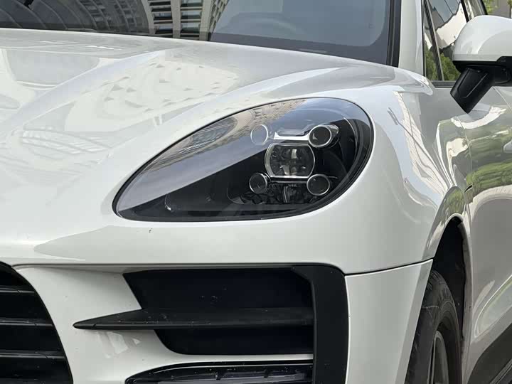 Photo 9 - Porsche Macan
