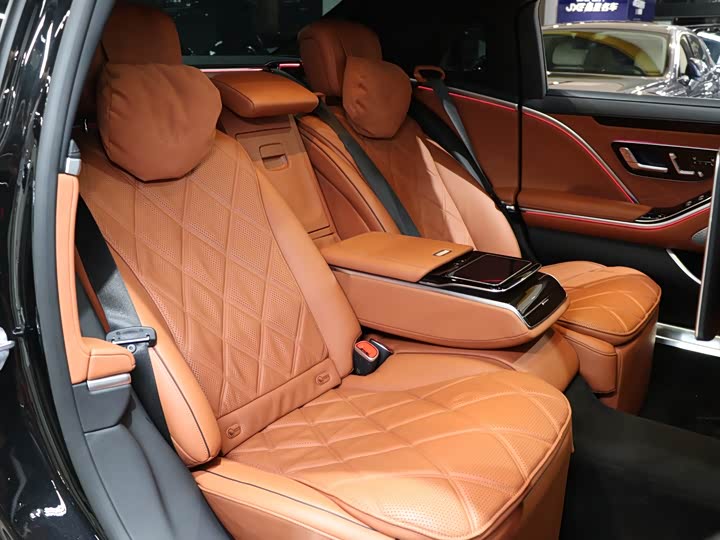 Zdjęcie 8 - Mercedes-Benz Maybach S-Class