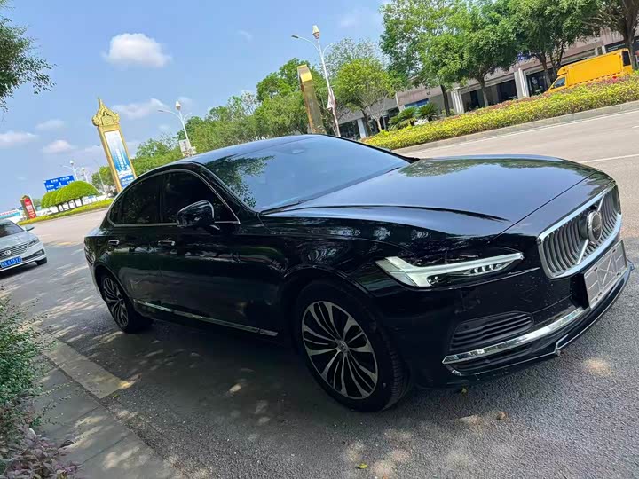 Фото 1 - Volvo S90 Hybrid