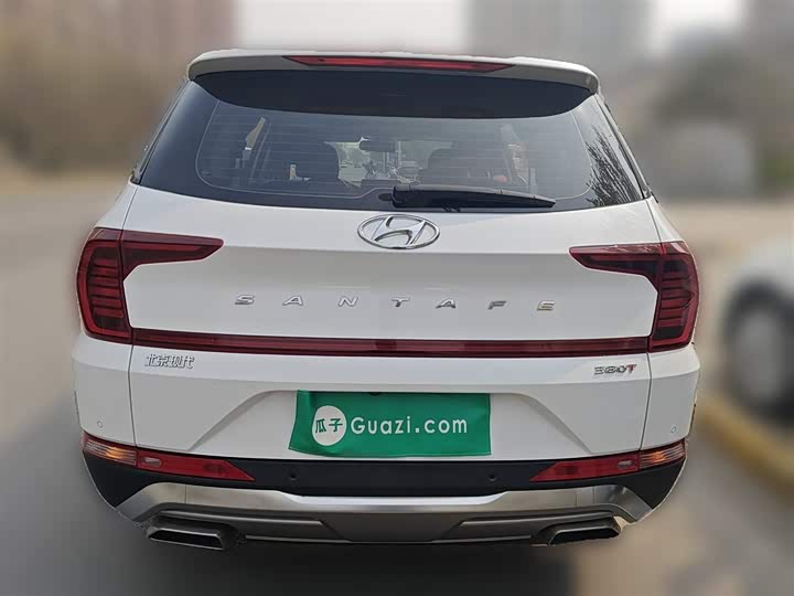 Photo 4 - Hyundai Santa Fe