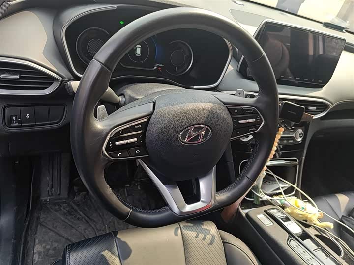 Photo 7 - Hyundai Santa Fe