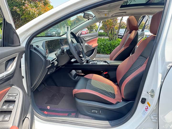 Фото 8 - Changan Eado Plus