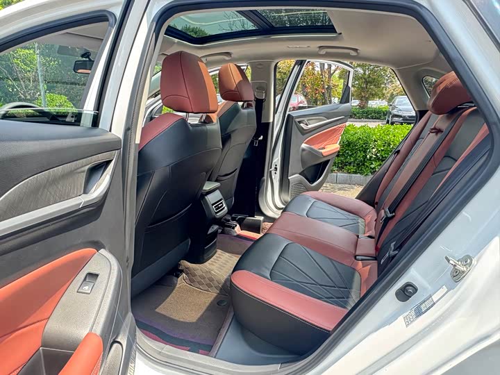 Фото 9 - Changan Eado Plus