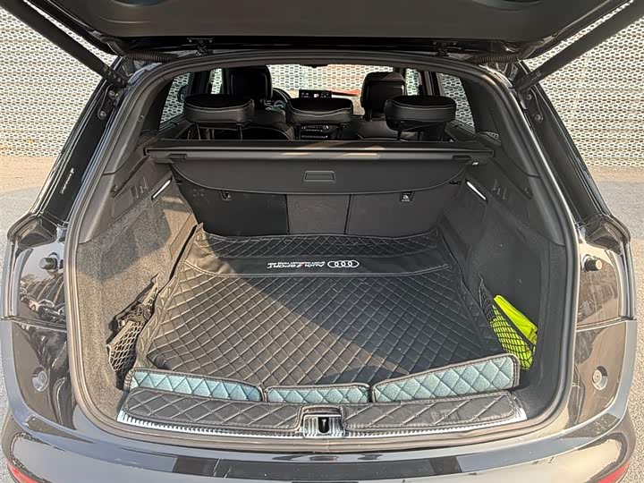 Фото 7 - Audi Q5L