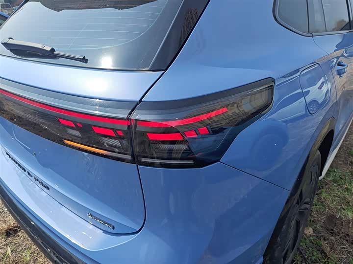 Фото 8 - Volkswagen Tiguan L Pro