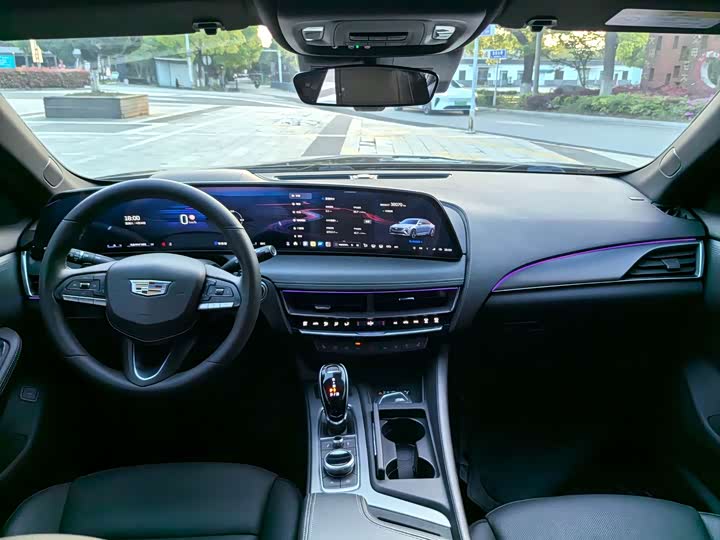 Фото 4 - Cadillac CT5