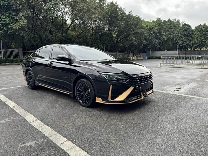 Dongfeng Aeolus Yixuan Max 2021 2021款 1.5T 暗夜圣光版（混动）