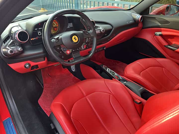 Zdjęcie 8 - Ferrari F8