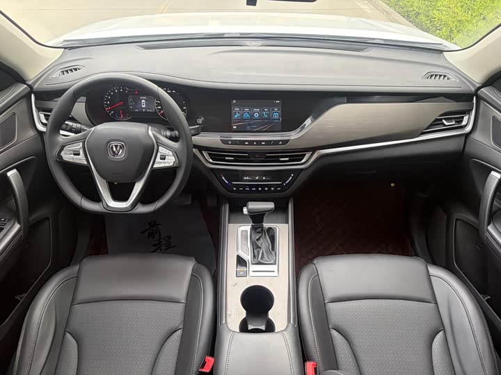 Changan CS35 Plus 2021 2021款 荣耀百万版 1.6L CVT精英版