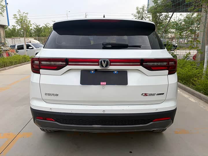 Changan CS35 Plus 2021 2021款 荣耀百万版 1.6L CVT精英版