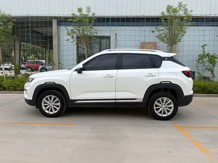 Changan CS35 Plus 2021 2021款 荣耀百万版 1.6L CVT精英版