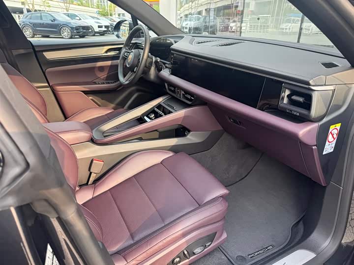 Фото 7 - Porsche Macan EV