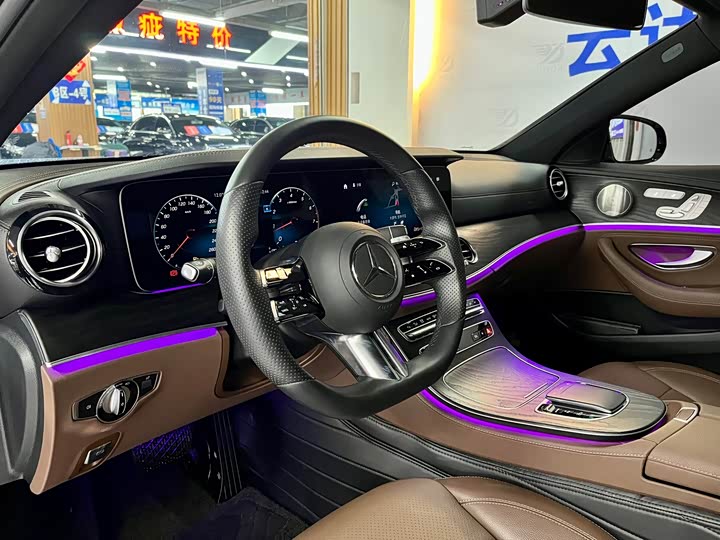 Zdjęcie 9 - Mercedes-Benz E-Class