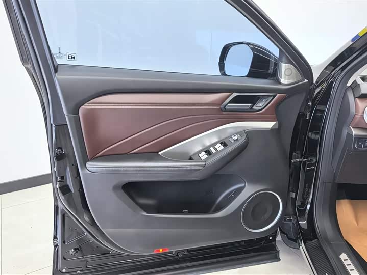 Wey VV6 2021 2021款 2.0T 两驱智护+