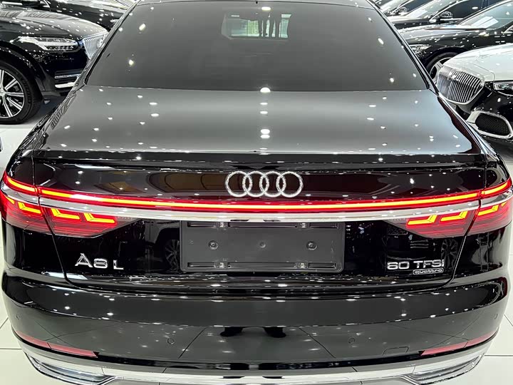 صورة 4 - Audi A8
