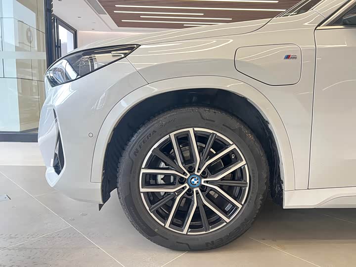 BMW iX1 2025 2025款 eDrive25L M运动套装