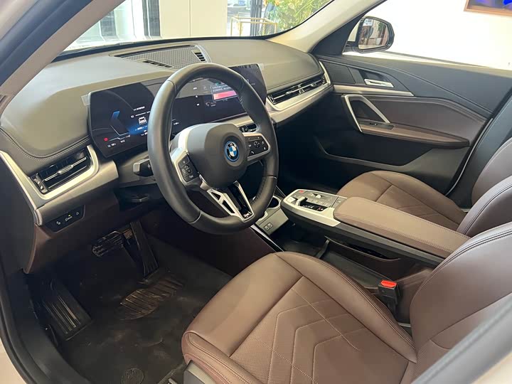 BMW iX1 2025 2025款 eDrive25L M运动套装