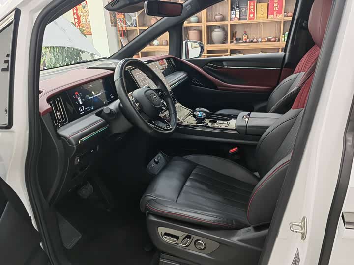 Zdjęcie 7 - GAC Trumpchi M8