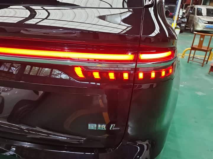 Zdjęcie 8 - Geely Monjaro