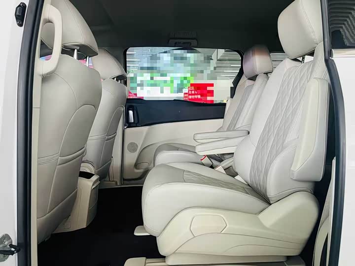 صورة 9 - Buick GL8 ES