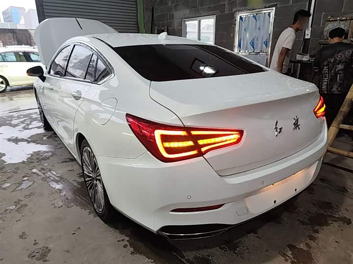 Zdjęcie 5 - Hongqi H5