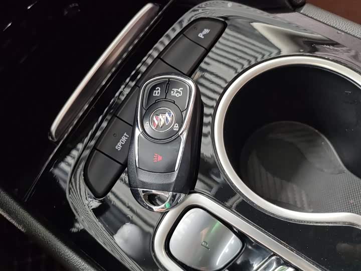 Zdjęcie 9 - Buick Regal