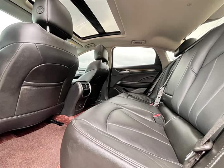 Photo 5 - Buick LaCrosse