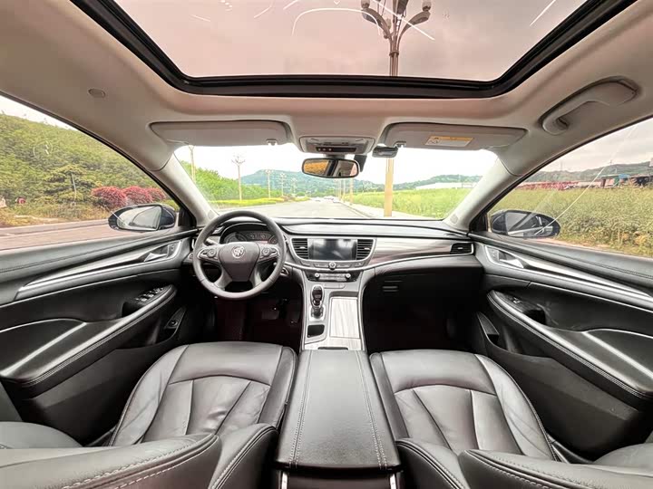 Photo 9 - Buick LaCrosse