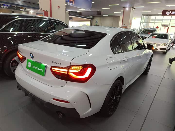 BMW 1 Series 2023 2023款 125i M运动曜夜版