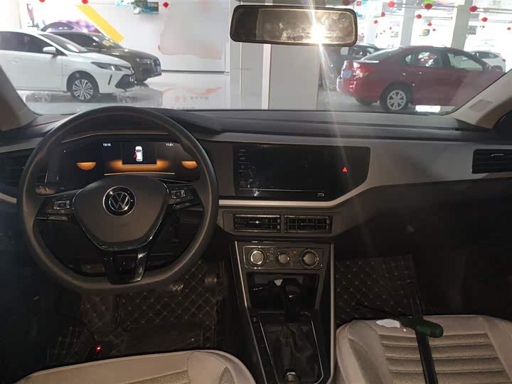 Фото 6 - Volkswagen Polo