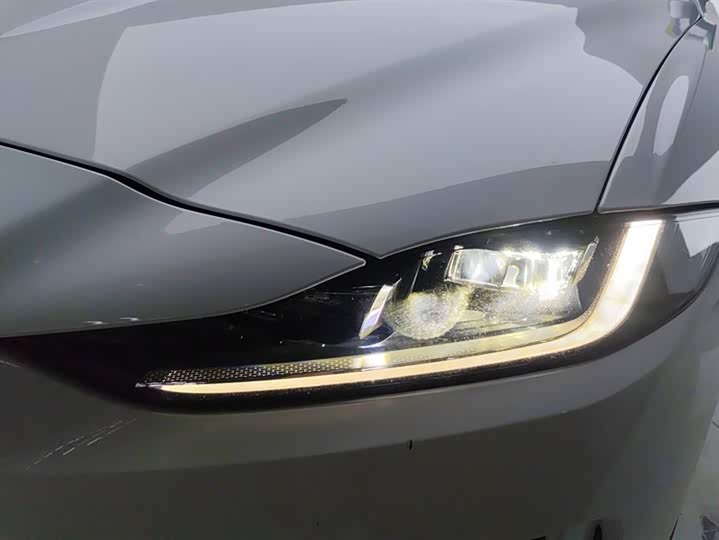 Фото 5 - Jaguar XE L