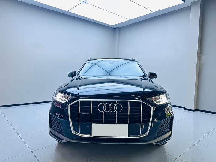 Фото 2 - Audi Q7