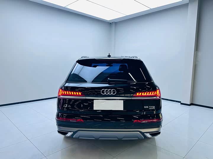 Фото 5 - Audi Q7