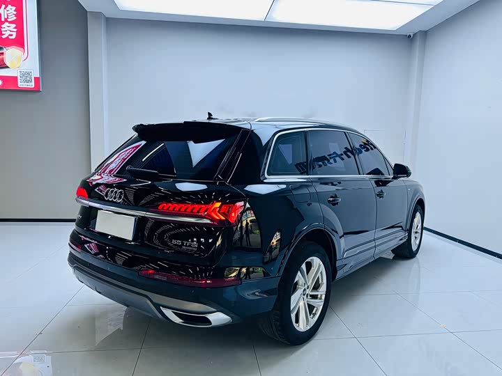 Фото 6 - Audi Q7