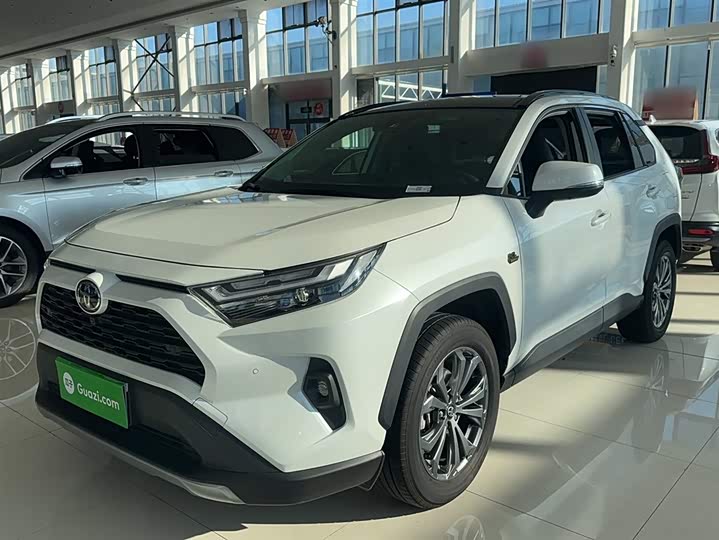 Фото 1 - Toyota RAV4