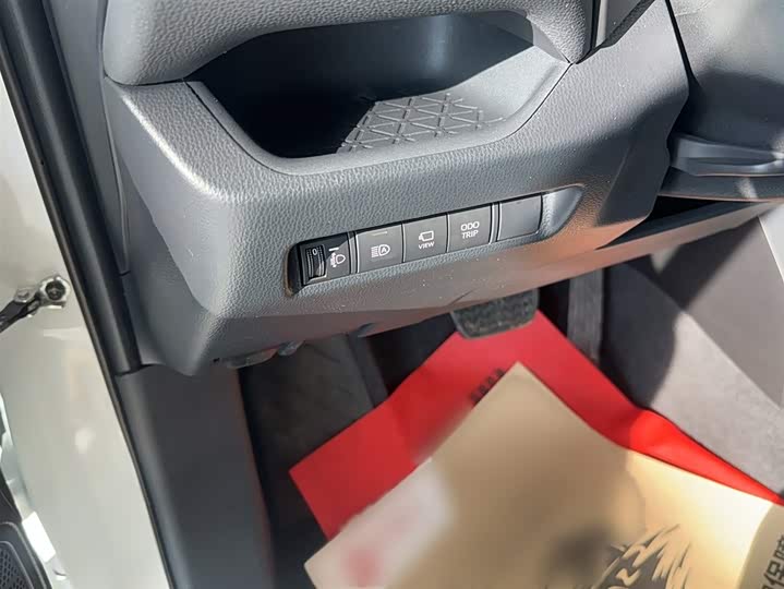 Фото 4 - Toyota RAV4
