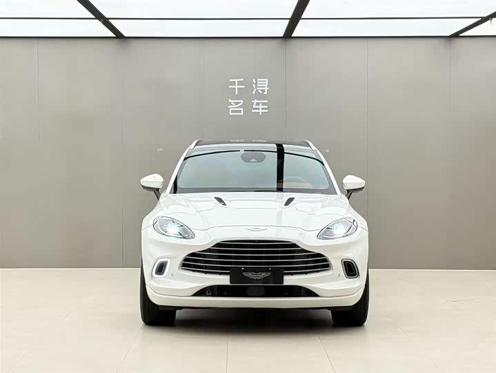2024 Aston Martin DBX